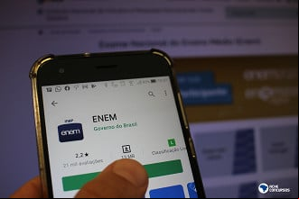 Resultado ENEM 2023 sai nesta terça, 16. Imagem: Ache Concursos